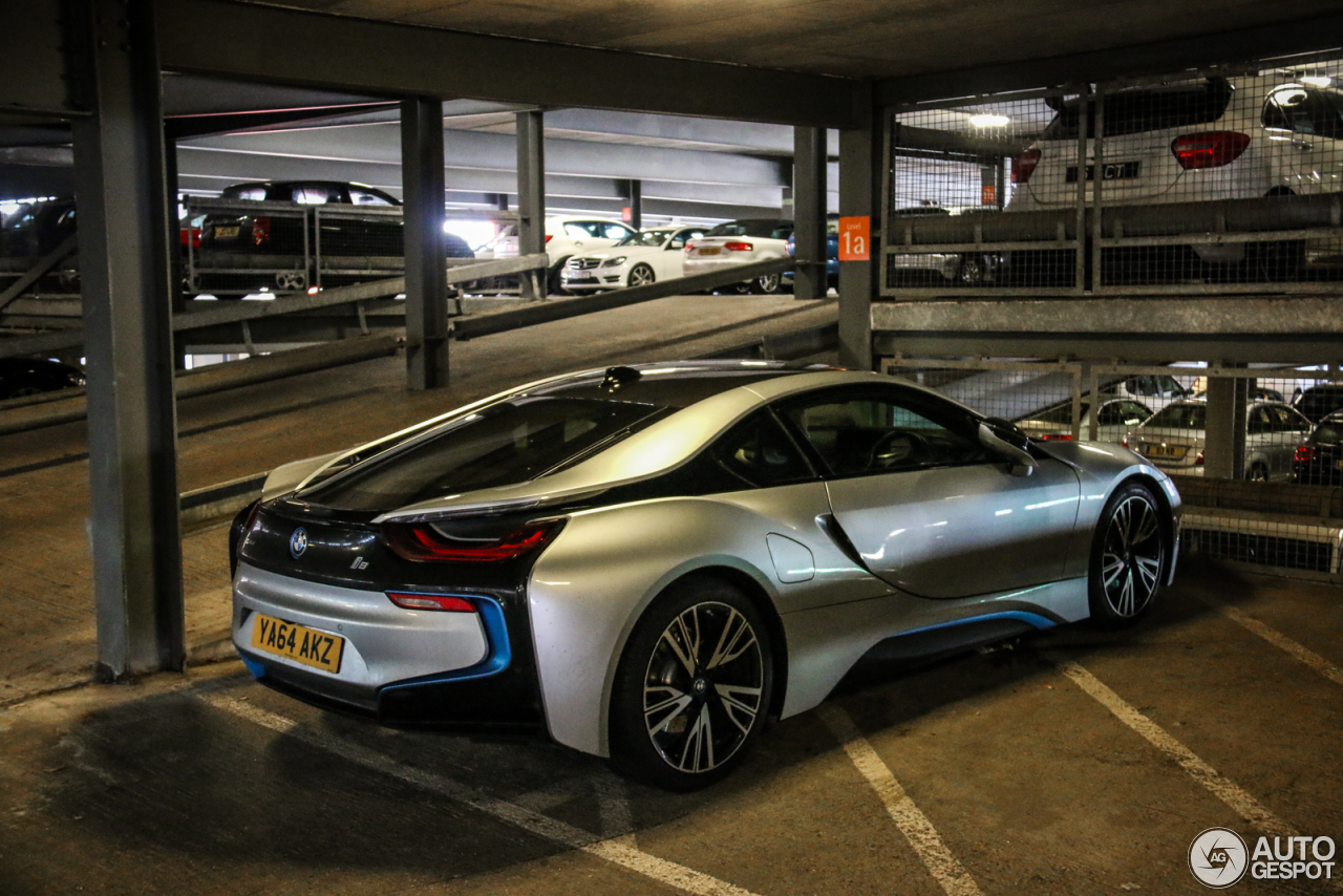 BMW i8