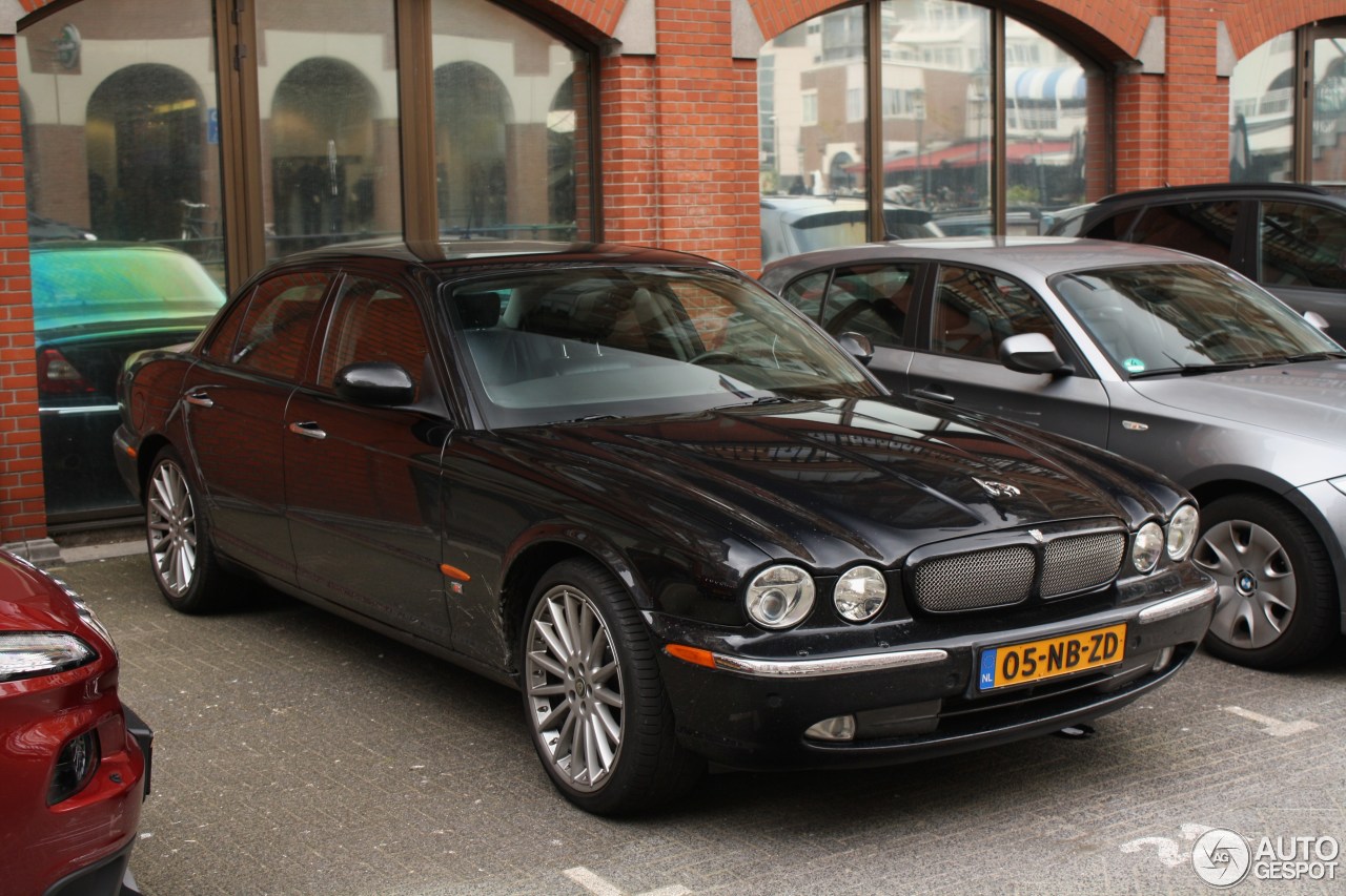 Jaguar XJR