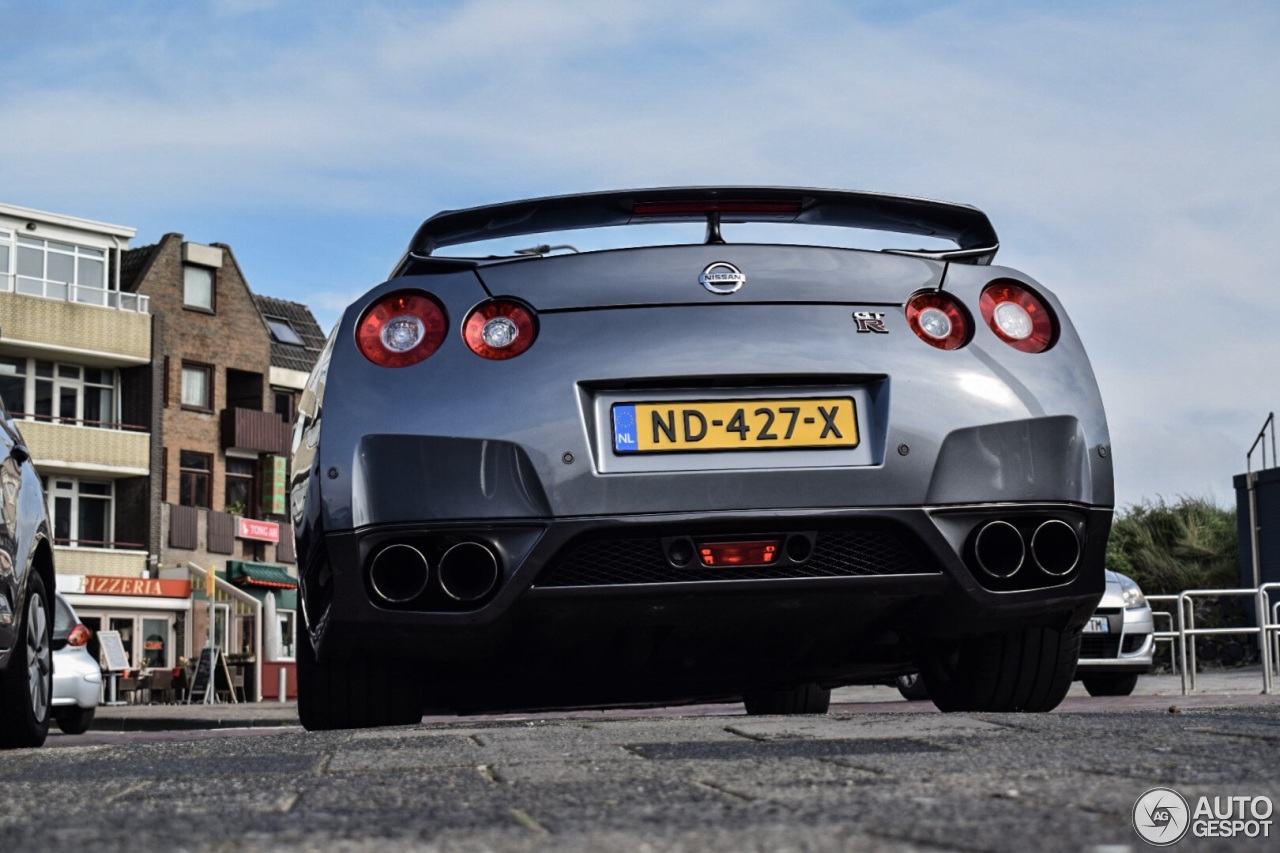 Nissan GT-R