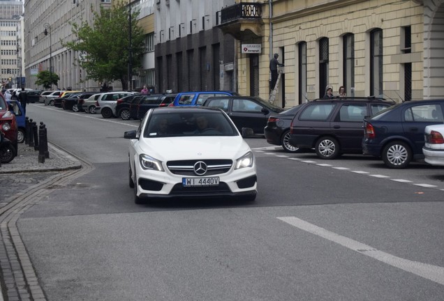 Mercedes-Benz CLA 45 AMG C117