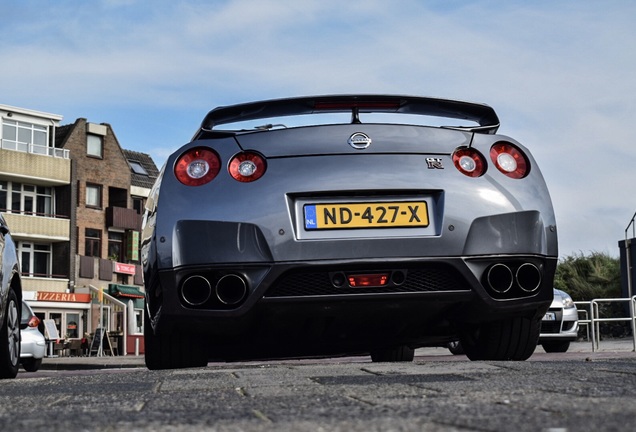 Nissan GT-R