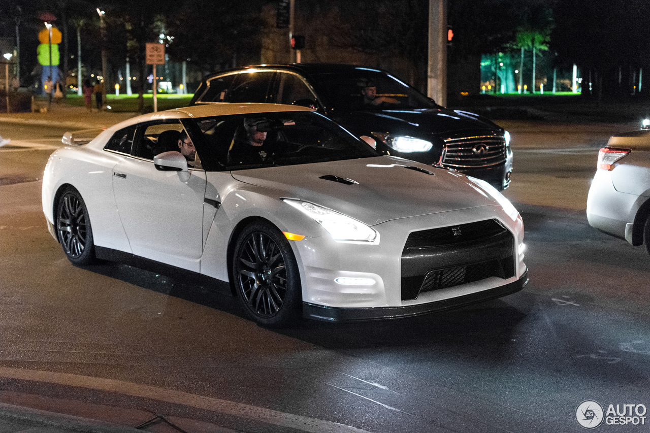 Nissan GT-R 2015