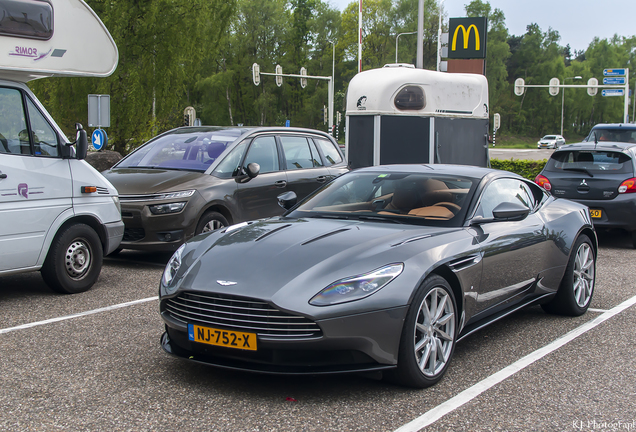 Aston Martin DB11