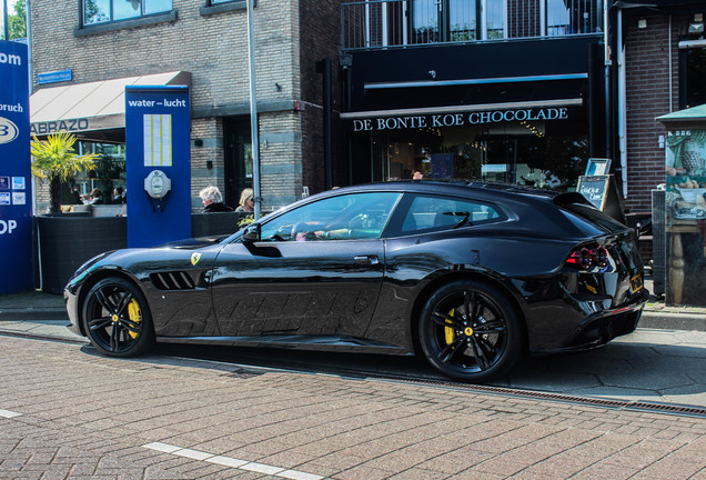 Ferrari GTC4Lusso