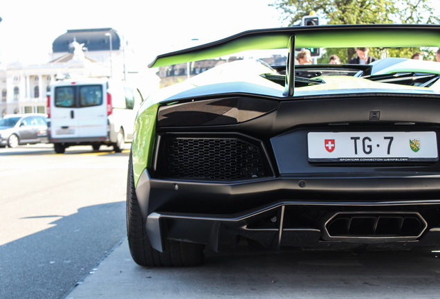 Lamborghini Aventador LP700-4 Roadster