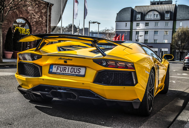 Lamborghini Aventador LP700-4 Roadster