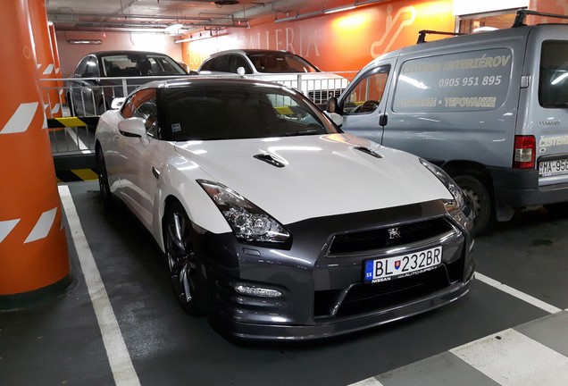 Nissan GT-R 2012