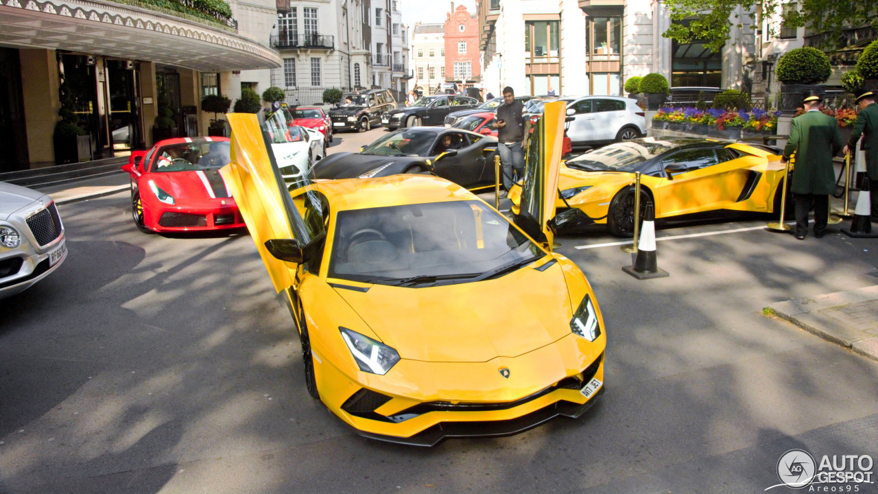 Lamborghini Aventador S LP740-4