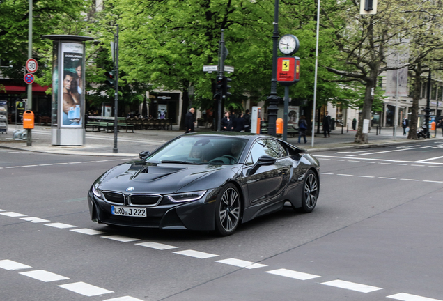 BMW i8