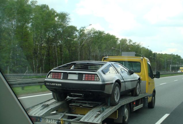 DeLorean DMC-12