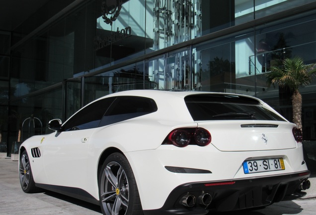 Ferrari GTC4Lusso