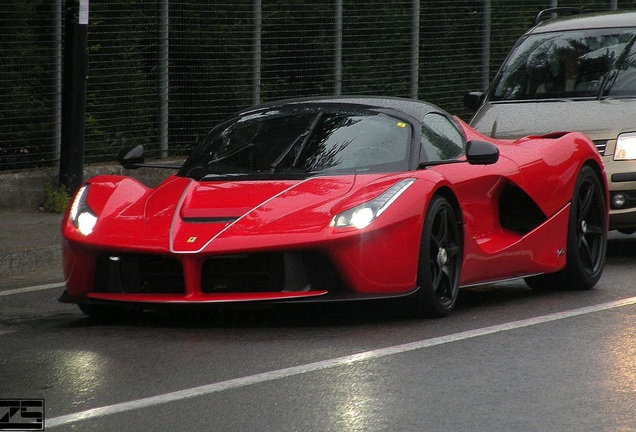 Ferrari LaFerrari Aperta