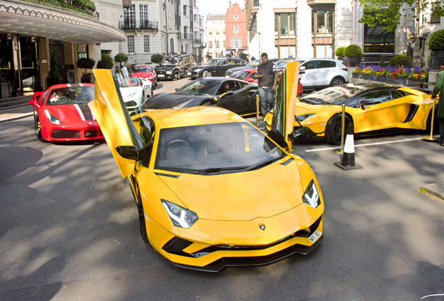 Lamborghini Aventador S LP740-4