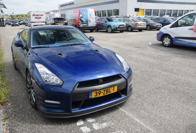 Nissan GT-R 2011