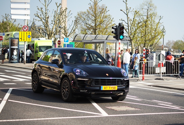 Porsche 95B Macan GTS