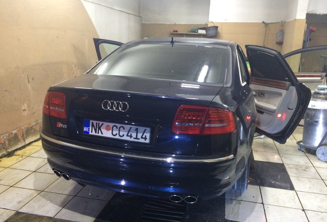 Audi S8 D3