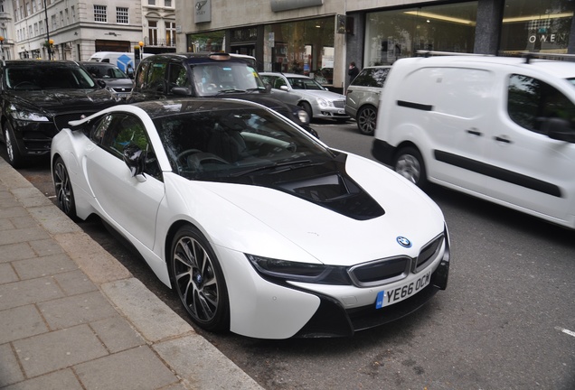 BMW i8