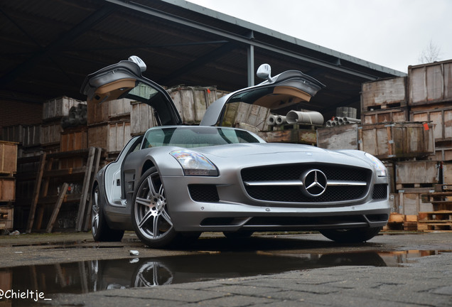 Mercedes-Benz SLS AMG