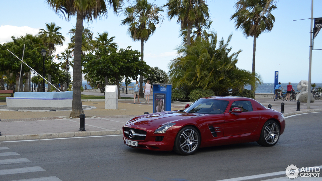 Mercedes-Benz SLS AMG