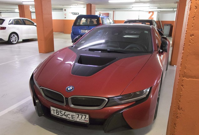 BMW i8 Protonic Red Edition