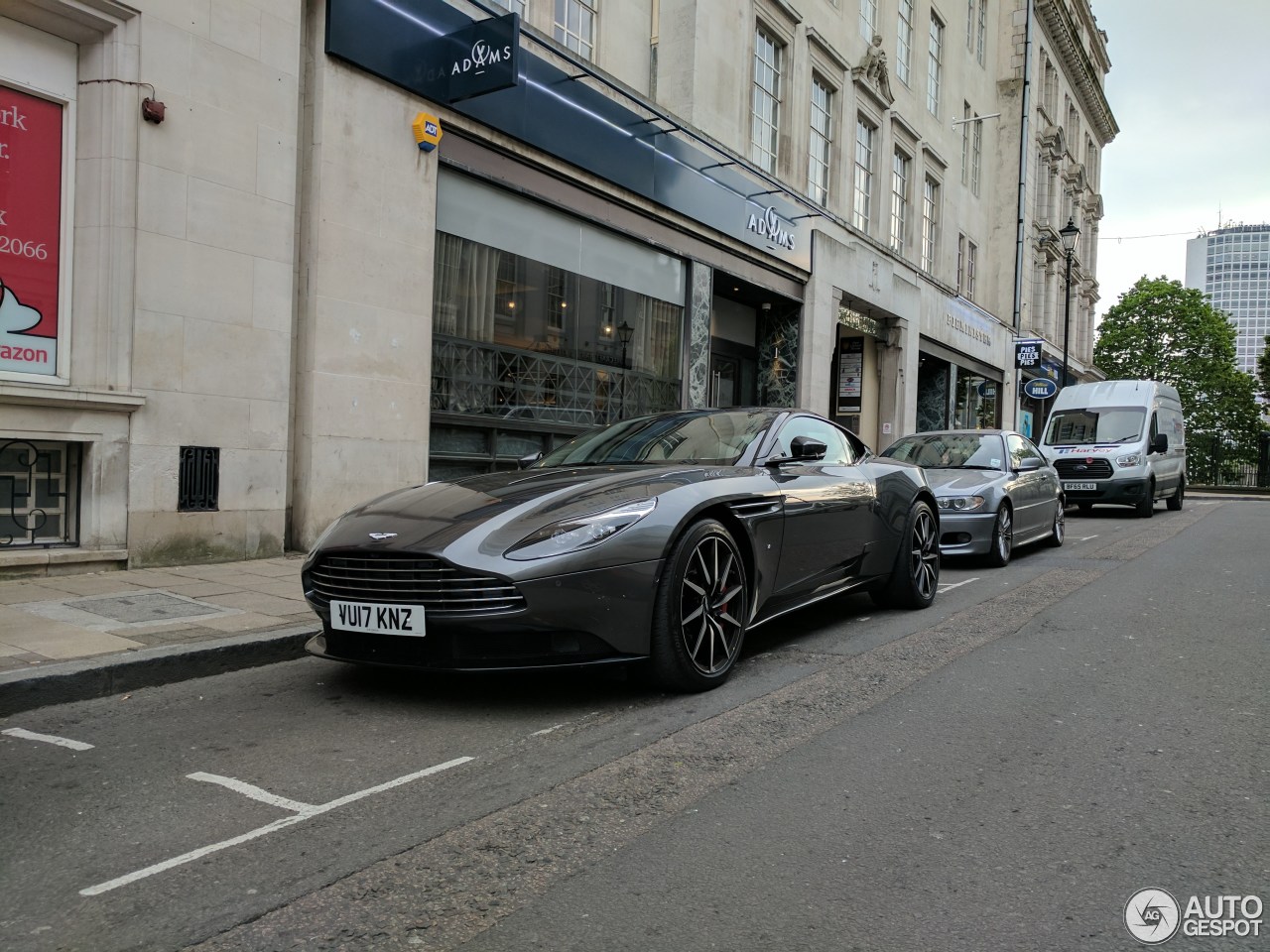 Aston Martin DB11