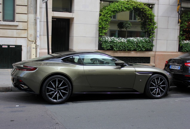 Aston Martin DB11