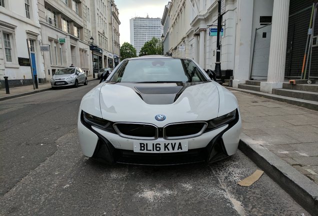 BMW i8