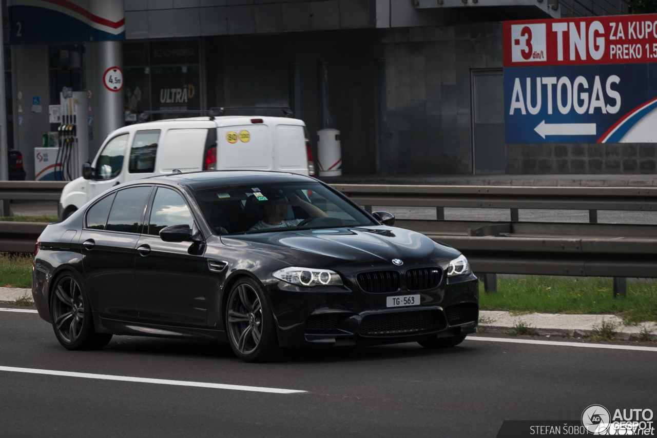 BMW M5 F10 2011