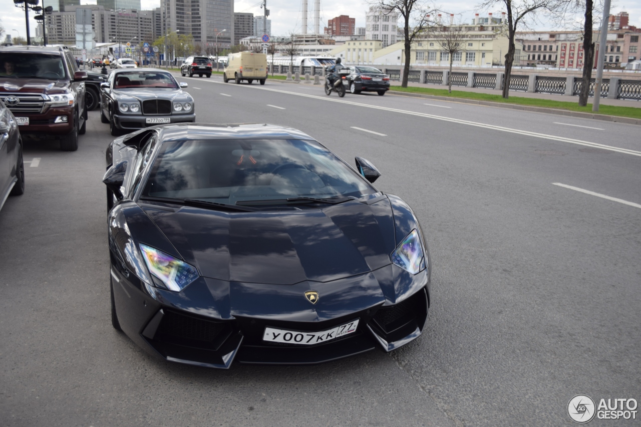 Lamborghini Aventador LP700-4