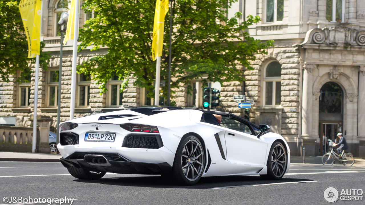 Lamborghini Aventador LP700-4 Roadster