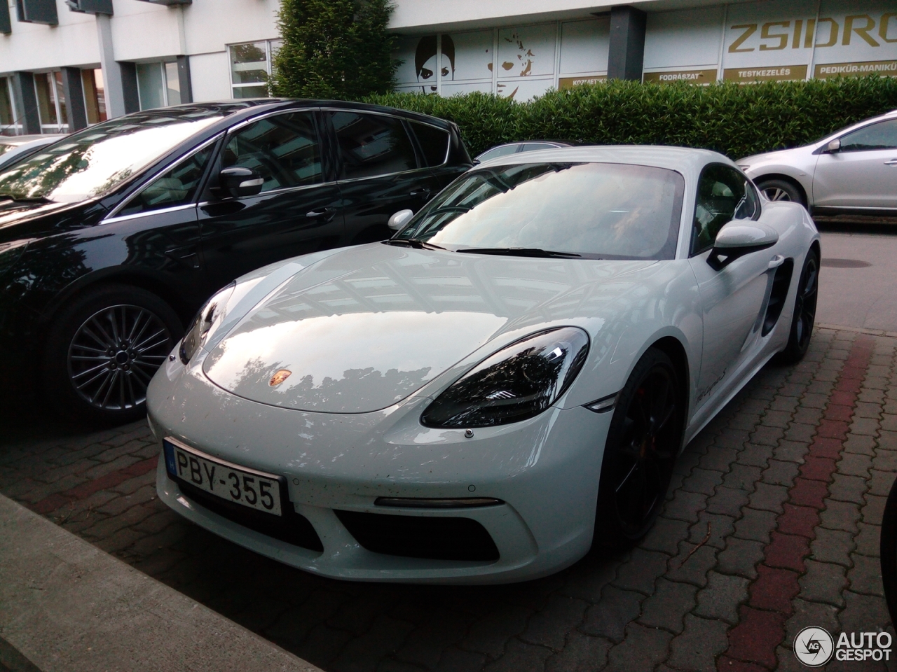 Porsche 718 Cayman S