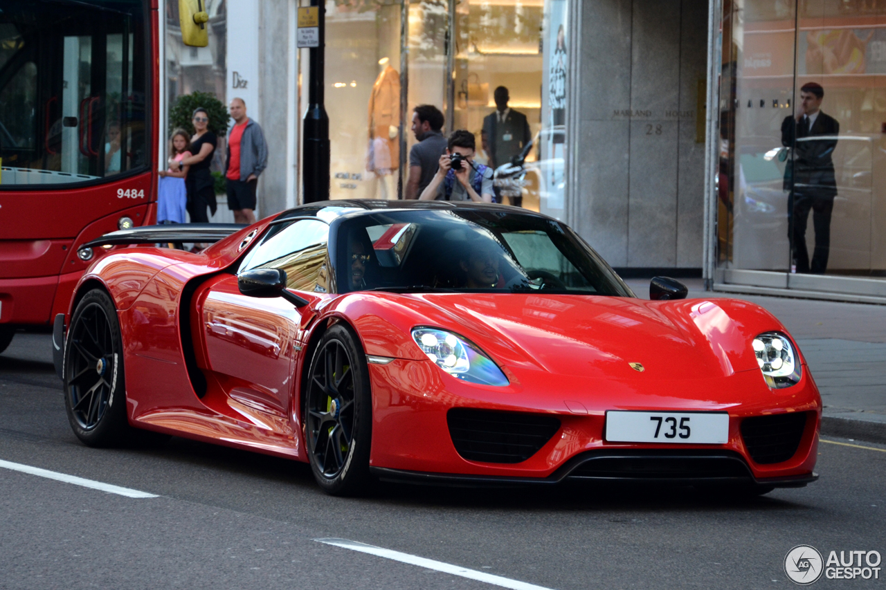 Porsche 918 Spyder Weissach Package