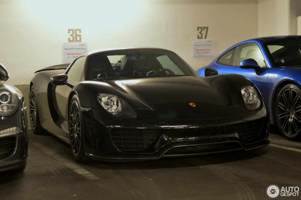 Porsche 918 Spyder Weissach Package