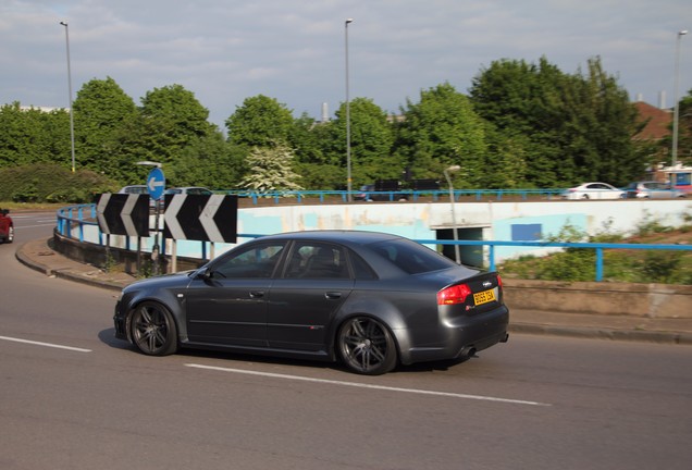 Audi RS4 Sedan