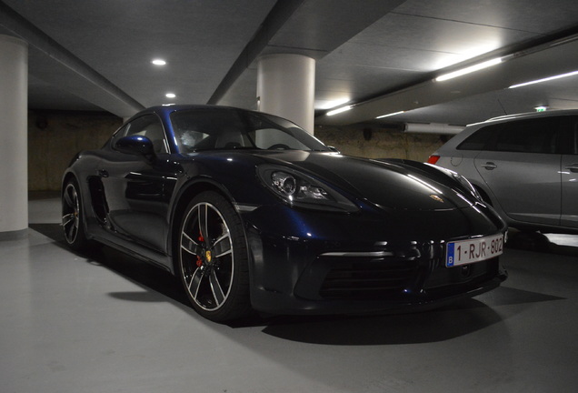 Porsche 718 Cayman S