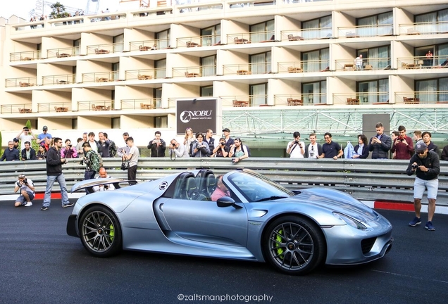 Porsche 918 Spyder Weissach Package