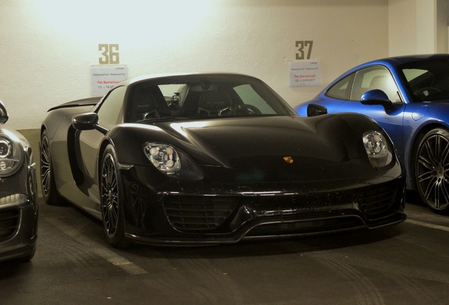 Porsche 918 Spyder Weissach Package