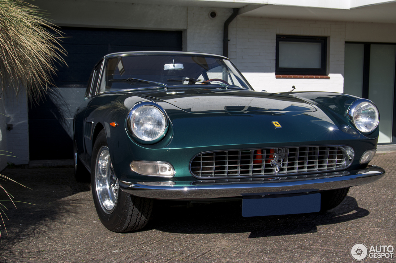 Ferrari 330 GT 2+2 Series II