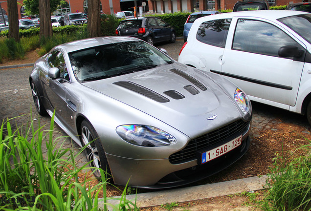 Aston Martin V12 Vantage