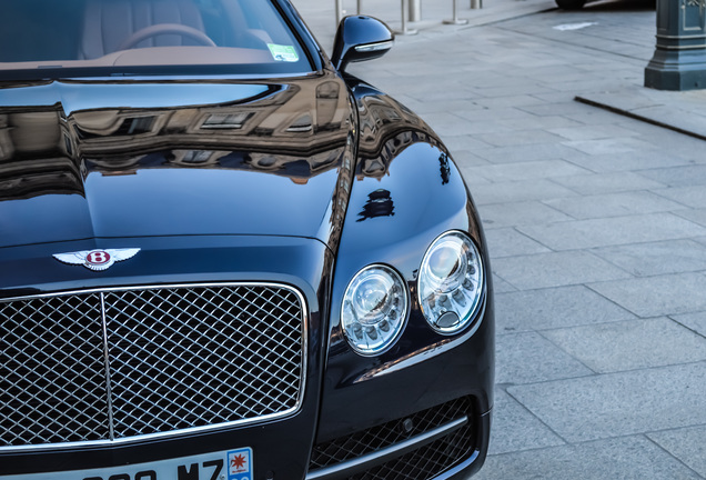 Bentley Flying Spur V8