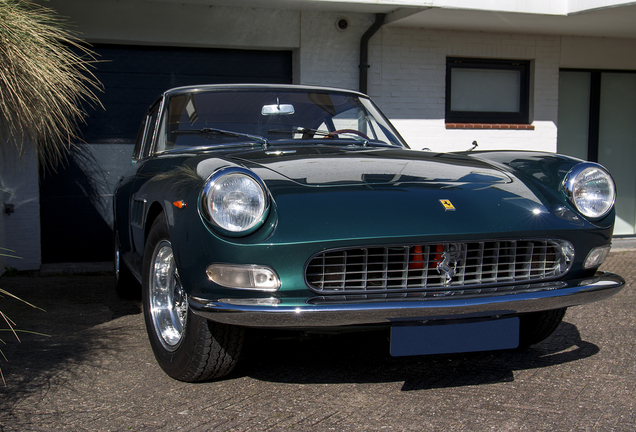 Ferrari 330 GT 2+2 Series II