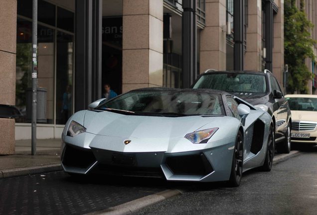 Lamborghini Aventador LP700-4 Roadster