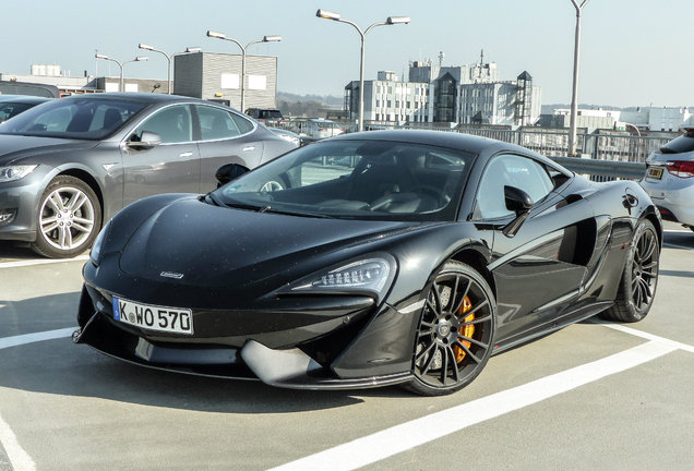 McLaren 570S