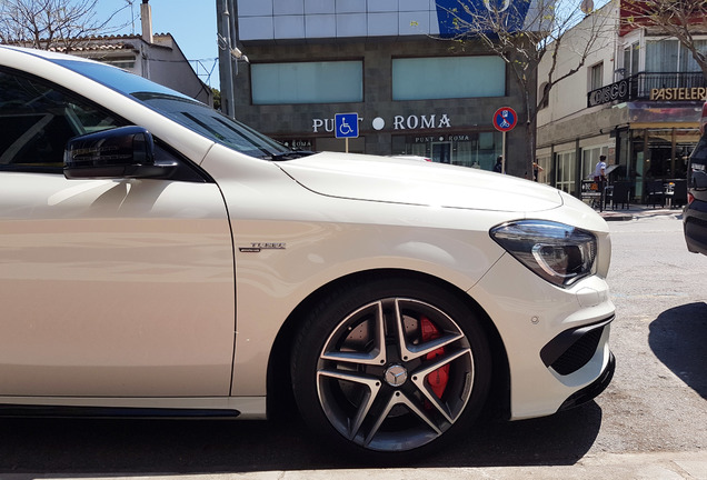 Mercedes-Benz CLA 45 AMG C117