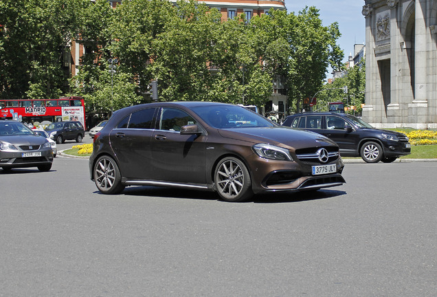 Mercedes-AMG A 45 W176 2015