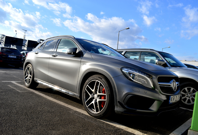 Mercedes-AMG GLA 45 X156