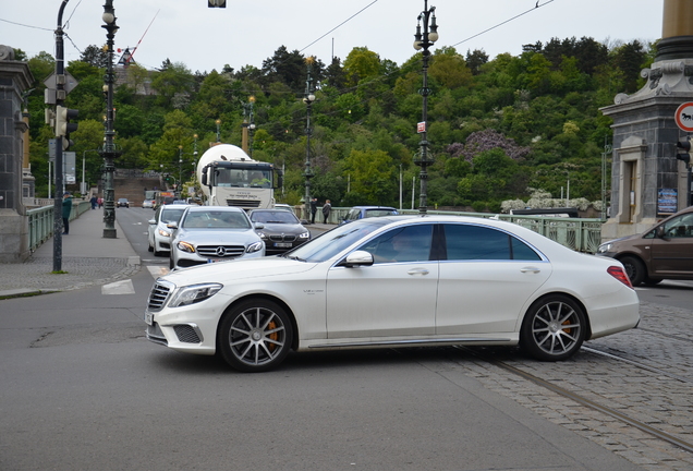 Mercedes-Benz S 63 AMG V222