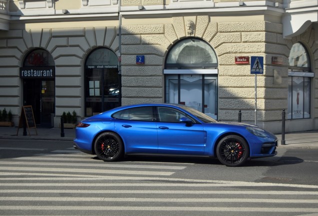 Porsche 971 Panamera Turbo