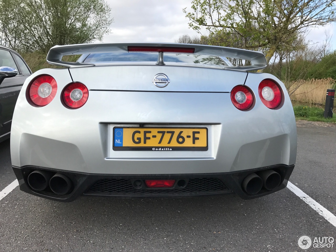 Nissan GT-R