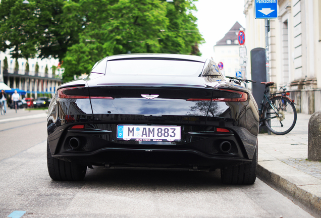 Aston Martin DB11